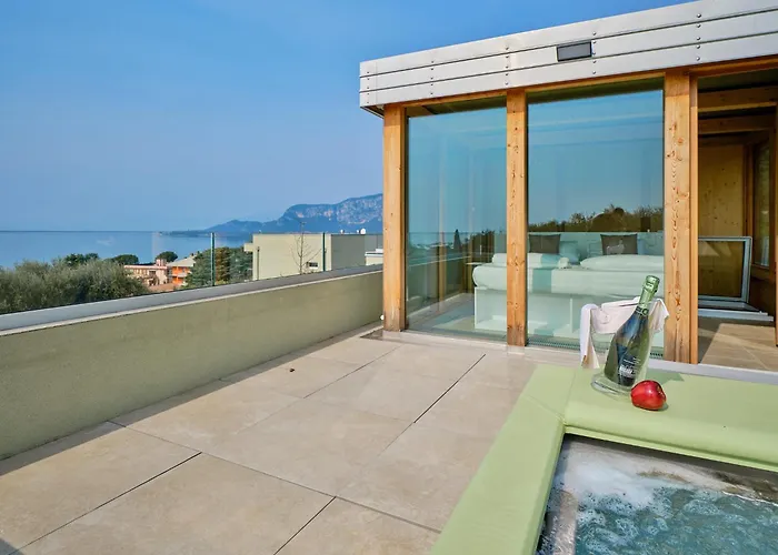 Villa Sunny Lake Suites